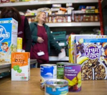 foodbank_warehouse_20150324_0116-402x286
